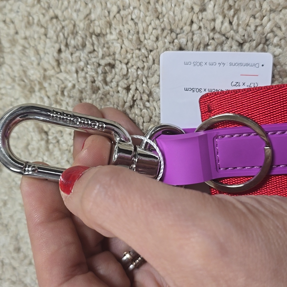 NWT Lululemon Never Lost Keychain - Picture 4 of 4